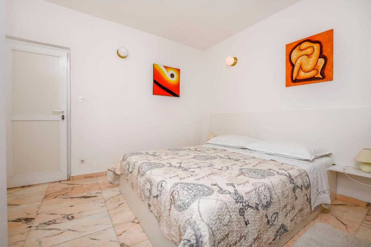 Apartments Dajana 普利莫顿 外观 照片