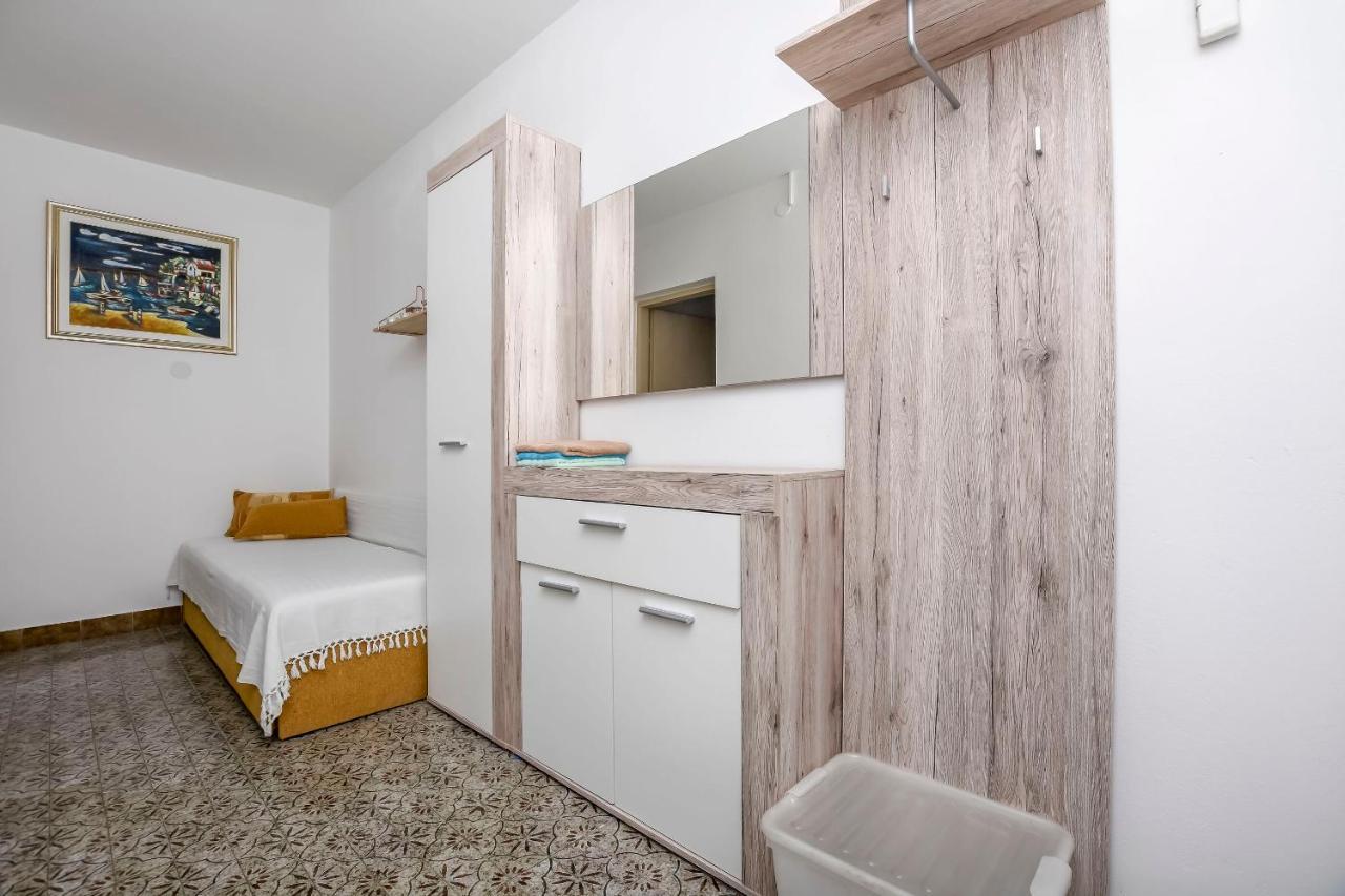 Apartments Dajana 普利莫顿 外观 照片