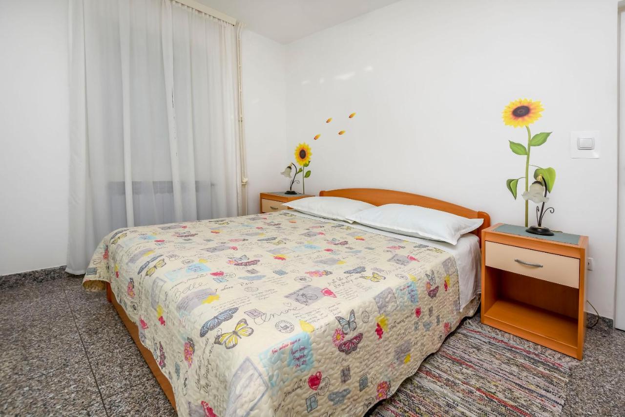 Apartments Dajana 普利莫顿 外观 照片
