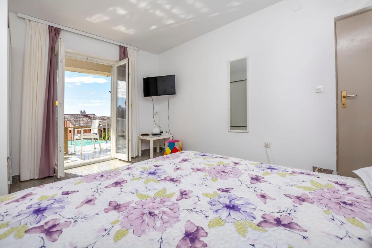 Apartments Dajana 普利莫顿 外观 照片