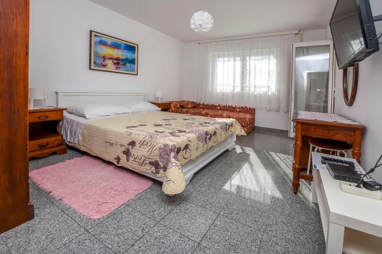Apartments Dajana 普利莫顿 外观 照片